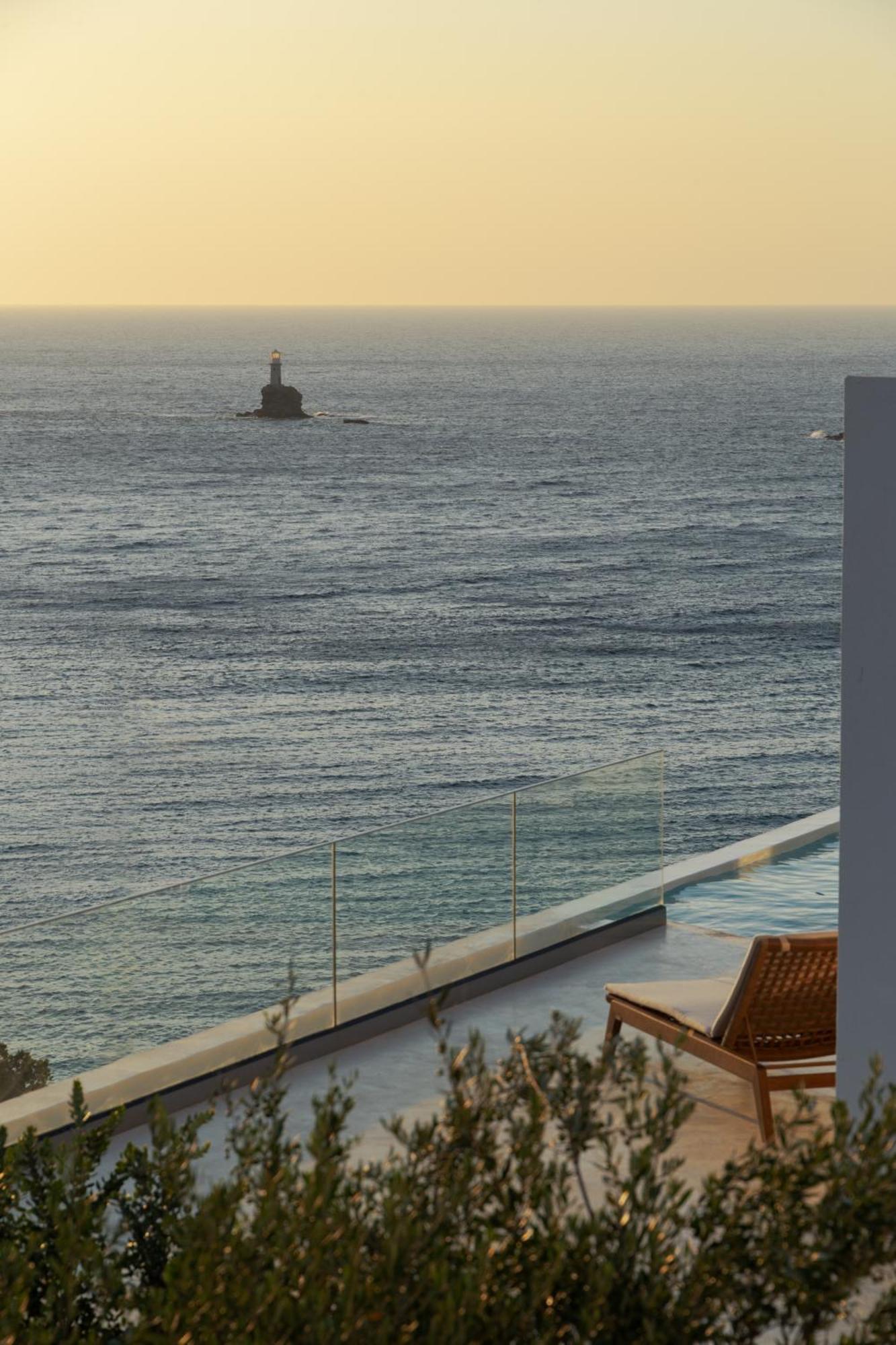 Golden Vista, Beachfront Suites By Explore Andros Экстерьер фото
